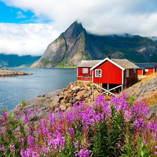 Lofoten adventures: Road trip to red stilt houses